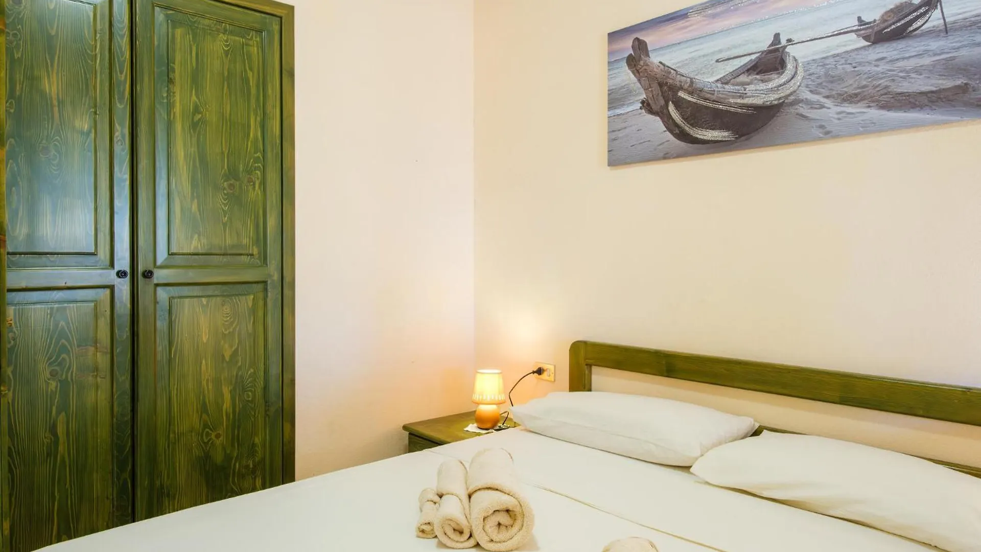 Semesterbostad Amazing Home In Torre Dei Corsari With Kitchen